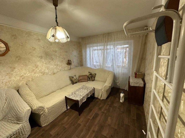 Продается 2-х ком. квартиру р-н Старого парка,4/5, раздельные комнаты - фото 1