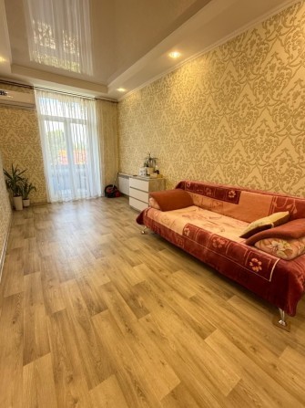 Продаю 2х комнатную квартиру в Центре. Улица Декабристов. - фото 1
