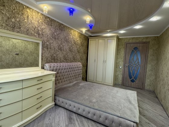Продам 3х комнатную квартиру с паркоместом!!! Запорожье