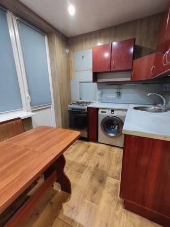 Продам 1 комнатная квартира Залютино, двухбалконка. - фото 1