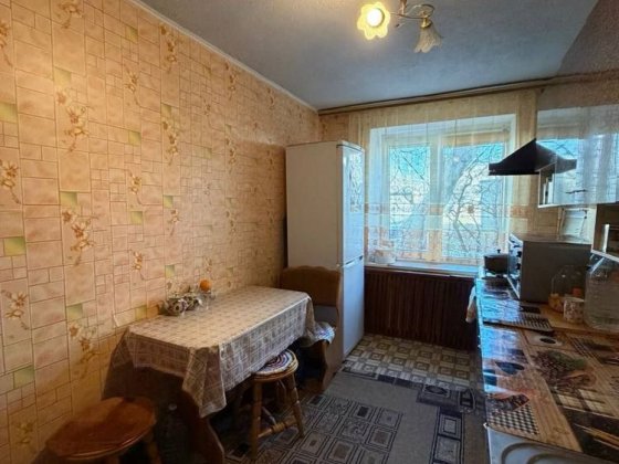 3 кім квартири в цегляному будинку в Корабельному районі Николаев