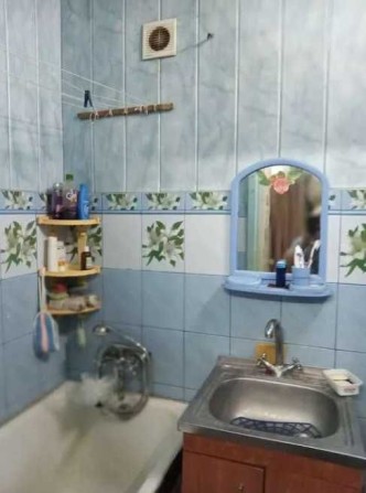 Продам гостиночку со своим санузлом рядом с метро Индустриальная OA - фото 1