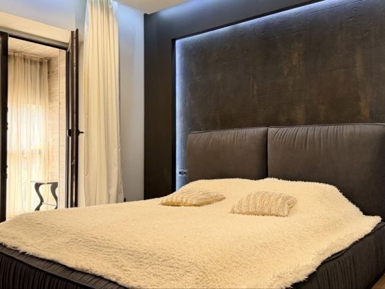 Простора 2х кімн.кв. 67 м² (в р-ні Миру) Запорожье