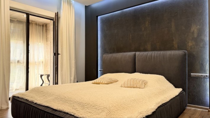 Простора 2х кімн.кв. 67 м² (в р-ні Миру) - фото 1