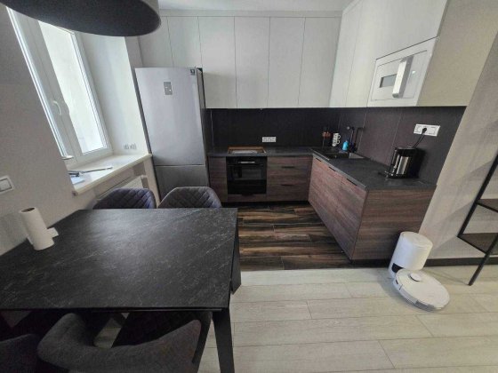 Продаж сучасної 2-кімнатної квартири біля метро Харьков