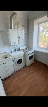 Без комиссии 2к.кв.центр.рынок 2 этаж из 5 кирпич - фото 1
