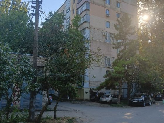 Продаю 3-х комнатную квартиру Мира 23-а с балконом 6/9 р-н площадь Победы. Николаев
