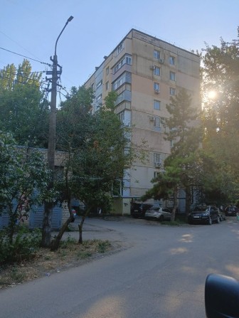 Продаю 3-х комнатную квартиру Мира 23-а с балконом 6/9 р-н площадь Победы. - фото 1