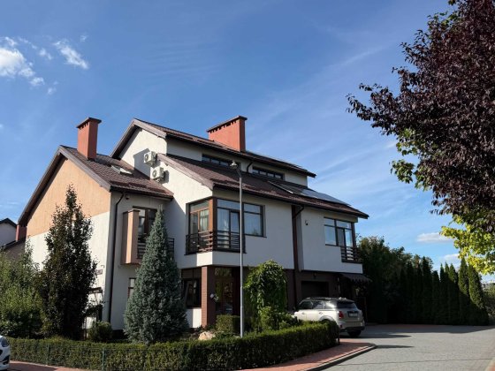 Продаж 3кім квартири в закритому клубному містечку "Паркове"  вул. Янева 15 ( Горіховий гай, Динамо  Львов