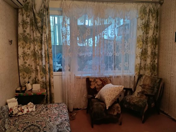 Продаю 2 к/кв пр.Мира ( пл.Победы) 4/9,46/28/8,лоджия 25000$ Николаев