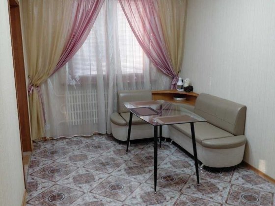 Продам свою 4 кімнатну квартиру на пр. Тракторобудівників Харків