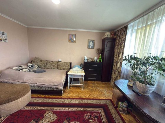 Продаються 2 окремі  кімнати в гуртожитку по вул. Володимира Великого. Львов