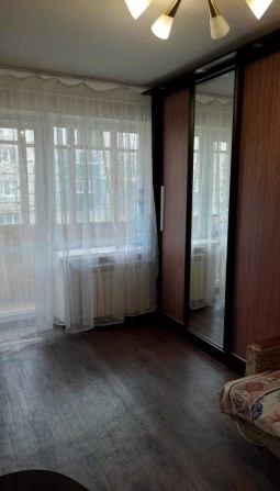 Продам 1 к. гостинку со своим с/у метро Индустриальная - фото 1