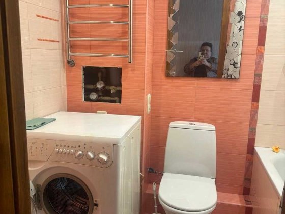 Продам реальную 1 к улучщенку ( 2-х балконка ) на Алексеевке в газифицированном доме  , 10 минут мет Харків