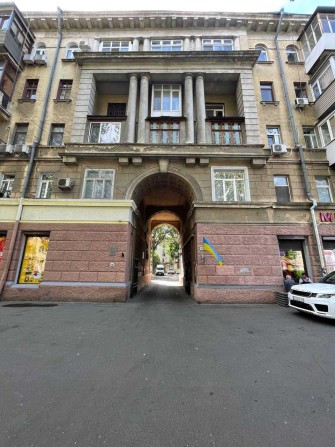 Продам 1-кім квартиру середній поверх в сталінці на Б. Хмельницького! - фото 1