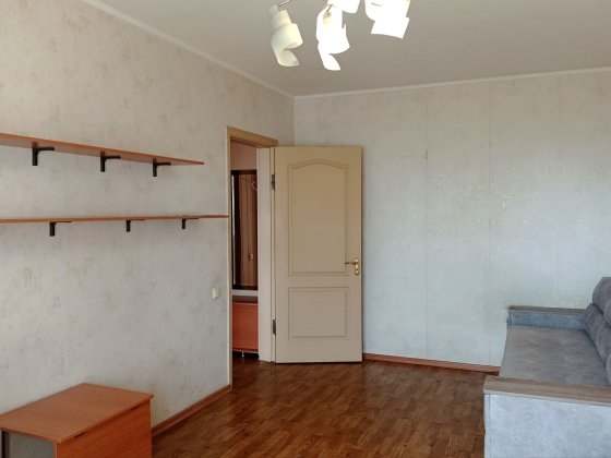 1-кім кВ біля метро спортивна/ метробудівників Харків