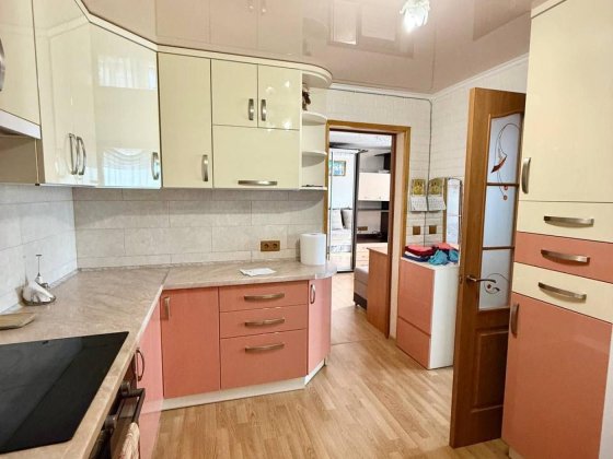 Продаж 2 кімнатної квартири,  Тракт Глинянський, з ремонтом, Львів Львов