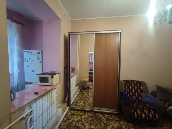 Продам гостинку со своим санузлом и мини кухней в Индустриальном районе Харків