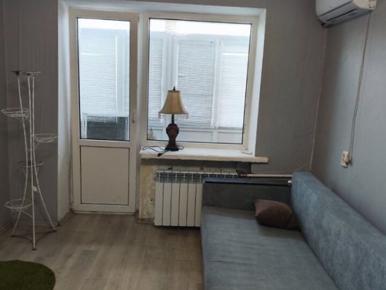 Продаю 1 к/кв ул.Космонавтов ( Рассвет) 4/5,32/17/6,балкон,колонка,16500$ Николаев