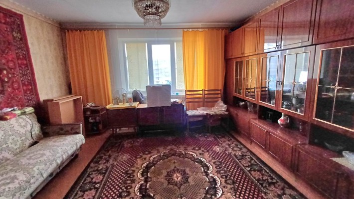 Продам 2-х комнатную " Чешку" 56 м2 на Космонавтов - фото 1