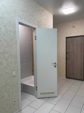 Продам новую гостинку в цоколе - ЖК "Воробьевы Горы на Полях" - фото 1