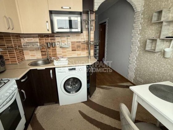 Продам 1кімнатну квартиру/Салтівка/трц Украіна Харьков