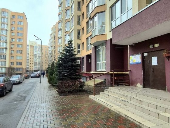 44кв,м+площадь 5,5кв на этаже+9кв в подвале+3,5кв. Кладовка на этаже,ХОЗЯИН.Державные программы