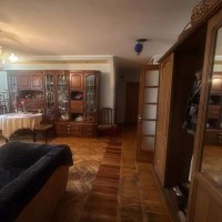 Продаж 4-к квартири вул. Автозаводьська
 4 Киев