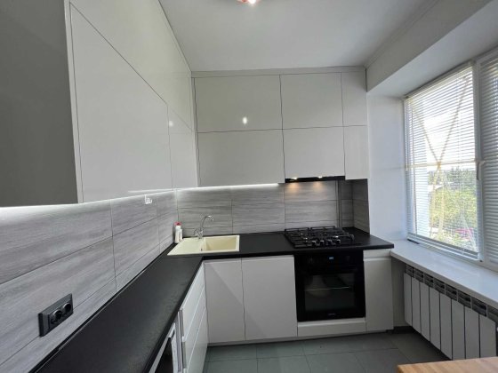Продається 2-кімнатна квартира, євроремонт, меблі, техніка, Корабельний. Николаев