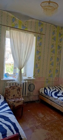 Продаж двокімнатної невеликої квартири центр вул Захисників Миколаєва пр Центральний  перший поверх  - фото 1