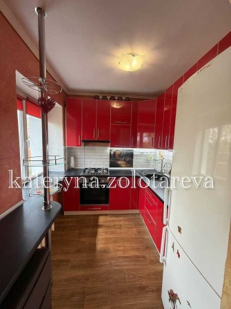 Продам 3 комнатную квартиру  54 м2 по ул Мира, м. Индустриальная, с капитальным ремонтом, мебелью и  - фото 1