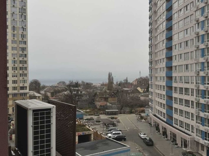 Продам квартиру з ремонтом біля моря - фото 1