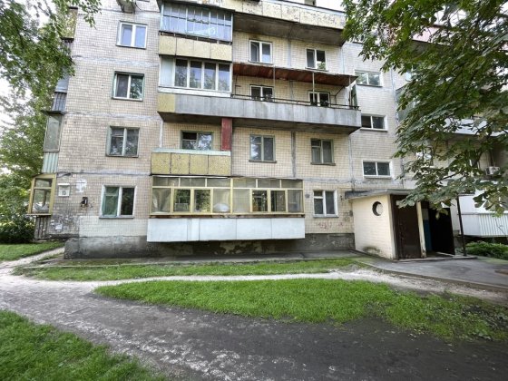 Продаж 3к квартири, Леся Курбаса 15, 1 поверх