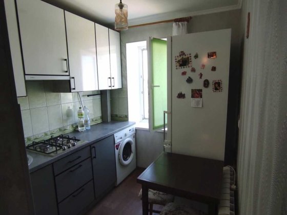 Продам 1 к/к в Корабельном районе на Айвазовского 13 Николаев