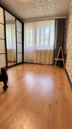 Эксклюзив. Продам 3к квартиру, ГАЗплита, 2й этаж/9и Центр, Стрелка, м. Левада  5мин - фото 1