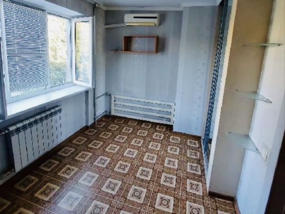 Продам 1-к.гостинку со своими службами Новые Дома, м.Дворец Спорта Харків
