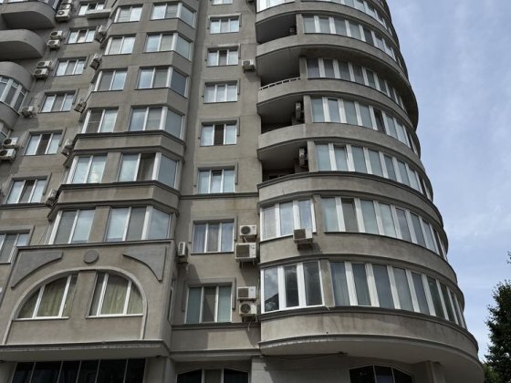Продаж великой квартири в ЖК Адмірал Николаев