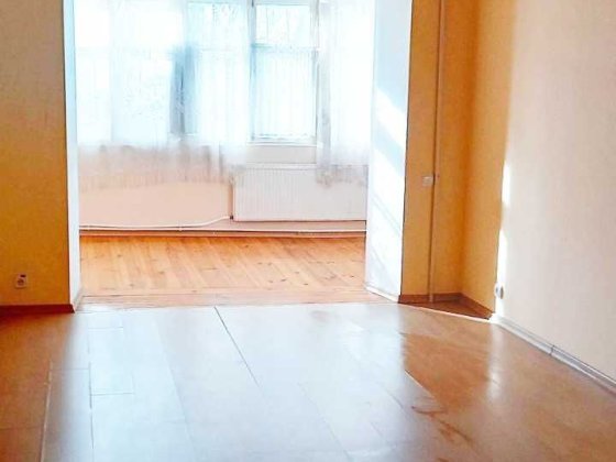 продам 2 кімнатну ВАРВАРІВКА 1 поверх АВТОНОМНЕ ОПАЛЕННЯ балкон терраса,поруч гараж Николаев