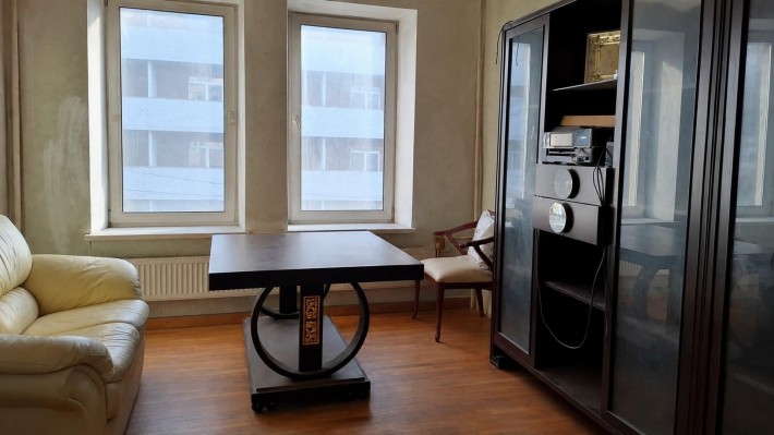 Продам 4-к, квартиру Богдана Хмельницького 23, Повстання площ. - фото 1