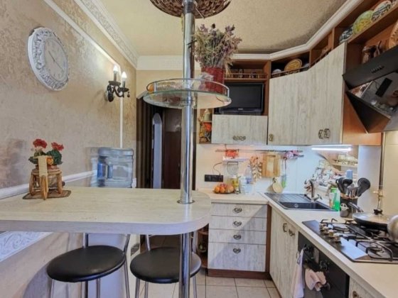 Продам (продаж) 3-х комнатной (кімнатної) квартири з ремонтом Харьков
