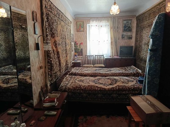 2 кк жилкоп  Центр ул.Сенная 40/29/8 в\уд автон.от ,чисто,палисадник.Мебель Николаев