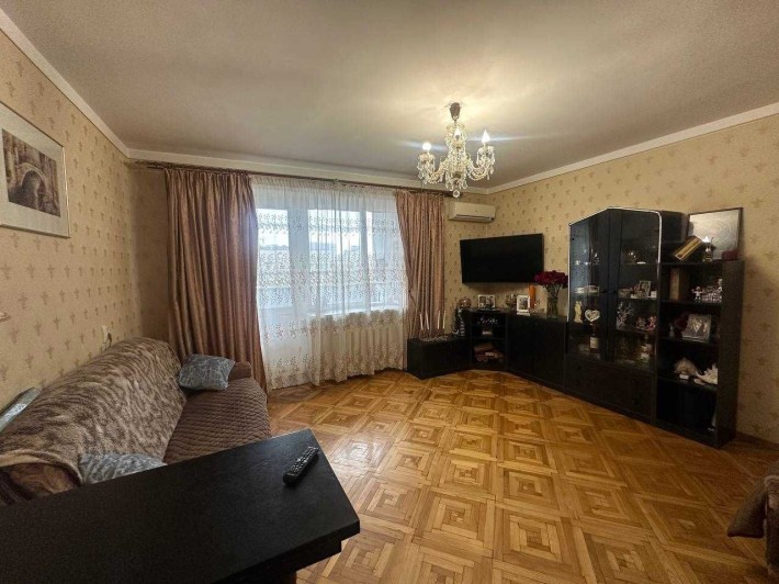 В продаже 3-х комнатная квартира в Приморском районе по супер цене! - фото 1