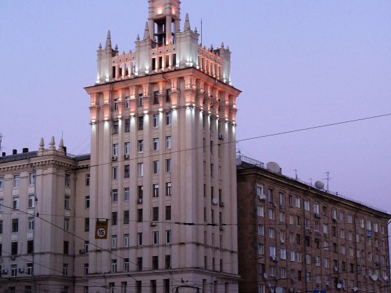 Продам 2-комнатную квартиру в центре города — «Дом со шпилем», с ремонтом, 93250+ Харьков