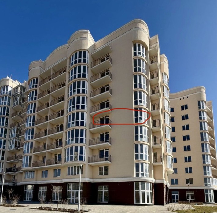 ТЕРМІНОВО !ВІД ВЛАСНИКА.  Продаю свою 2 к/кв , 78 м.кв, 5 поверх по переуступці в  уже зданому новом - фото 1