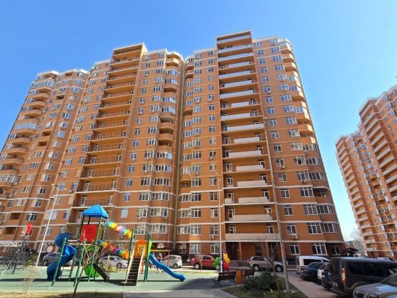 Редкая продажа! ЖК "Реал-Парк"  Продам 3-х комнатную квартиру 90 кв.м.  Двухсторонняя   3 этаж Одеса