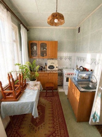 Продам 2-к квартиру 52 м2. Метро Спортивна. Захисників України - фото 1