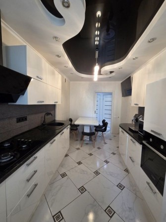 Продаж 2 к квартири з дизайнерським ремонтом 67 м2 4 поверх. ЖК Софія Київська - фото 1