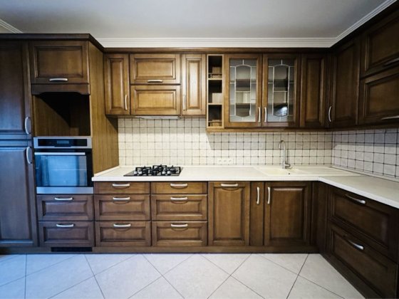 Продам 2к.кв з кладовкою та паркомісцем Николаев