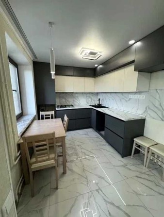 Продаж 4 кімнатної квартири з ремонтом, Центр, вул.В.Благовісного - фото 1