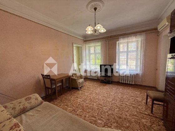 Продам 1-кімнатну квартиру, 36 м², 2 поверх, АГВ, вул. Середня Одеса